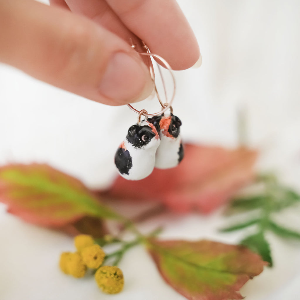 Guinea pigs earrings with hats