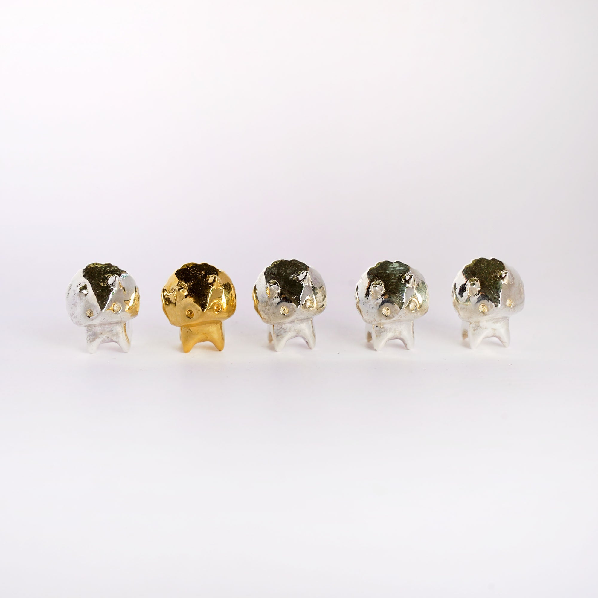 Silveratops pendant