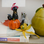 Cats on the pumpkins figurine