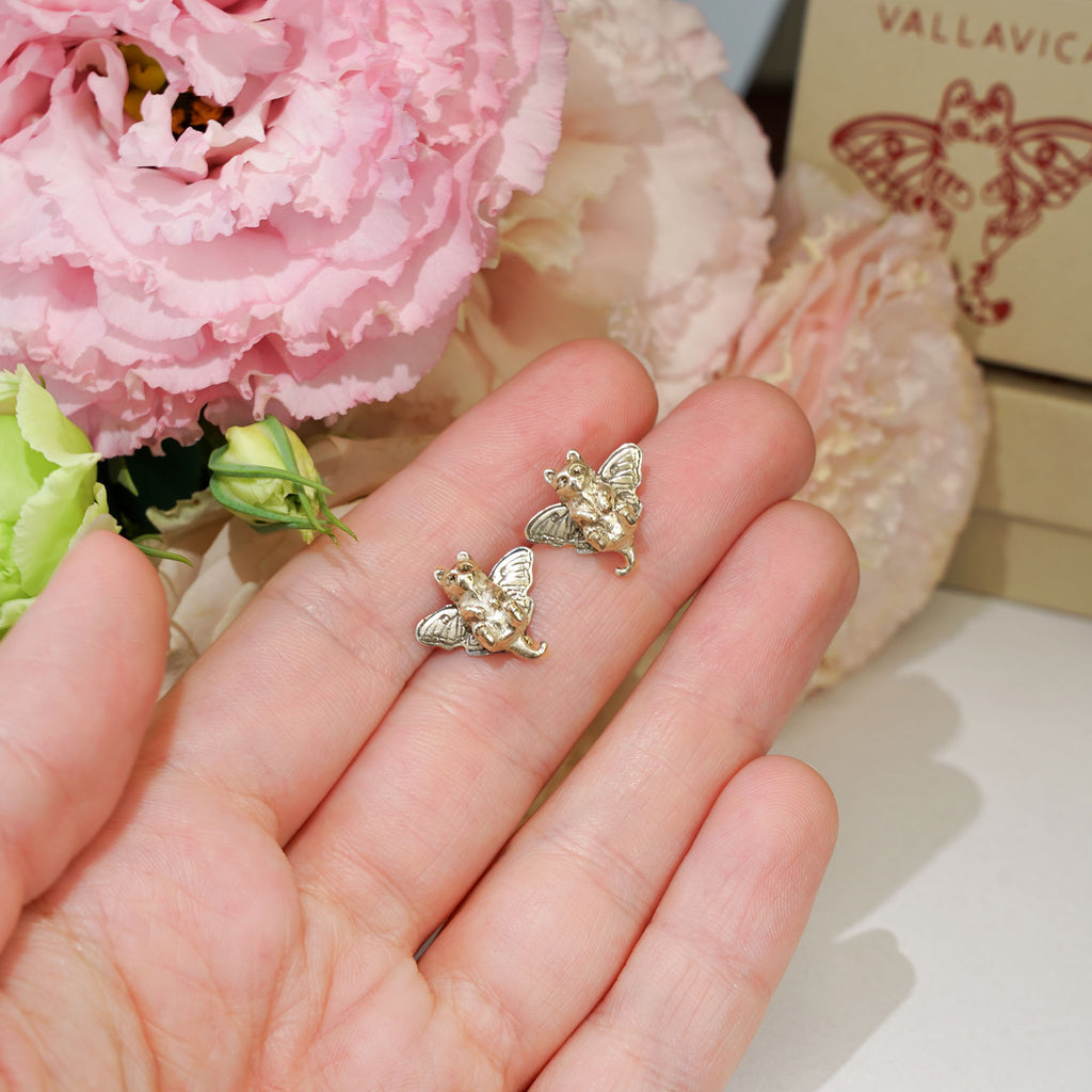 14k Solid Gold Catlfy studs