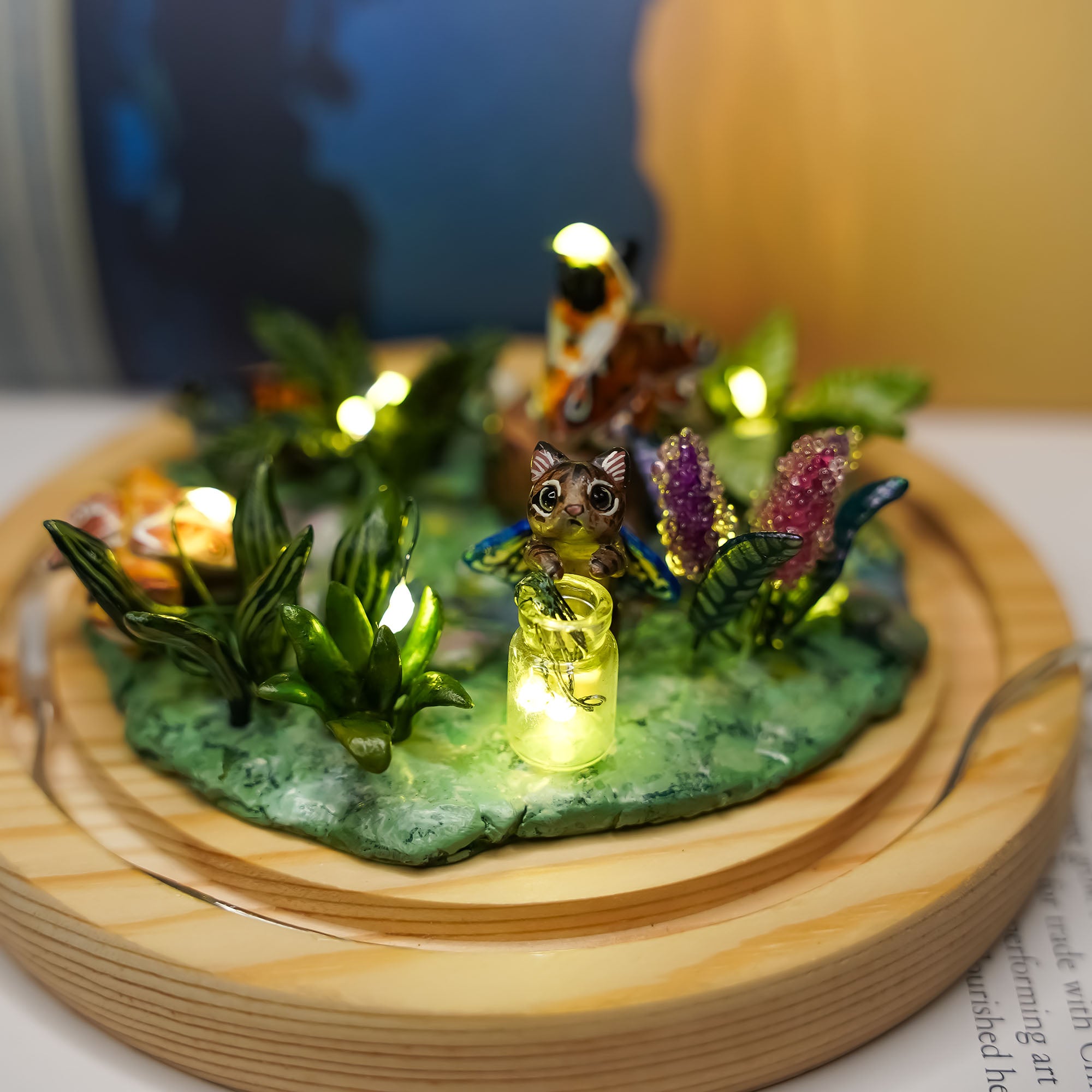Catch fireflies - diorama with four Catflies