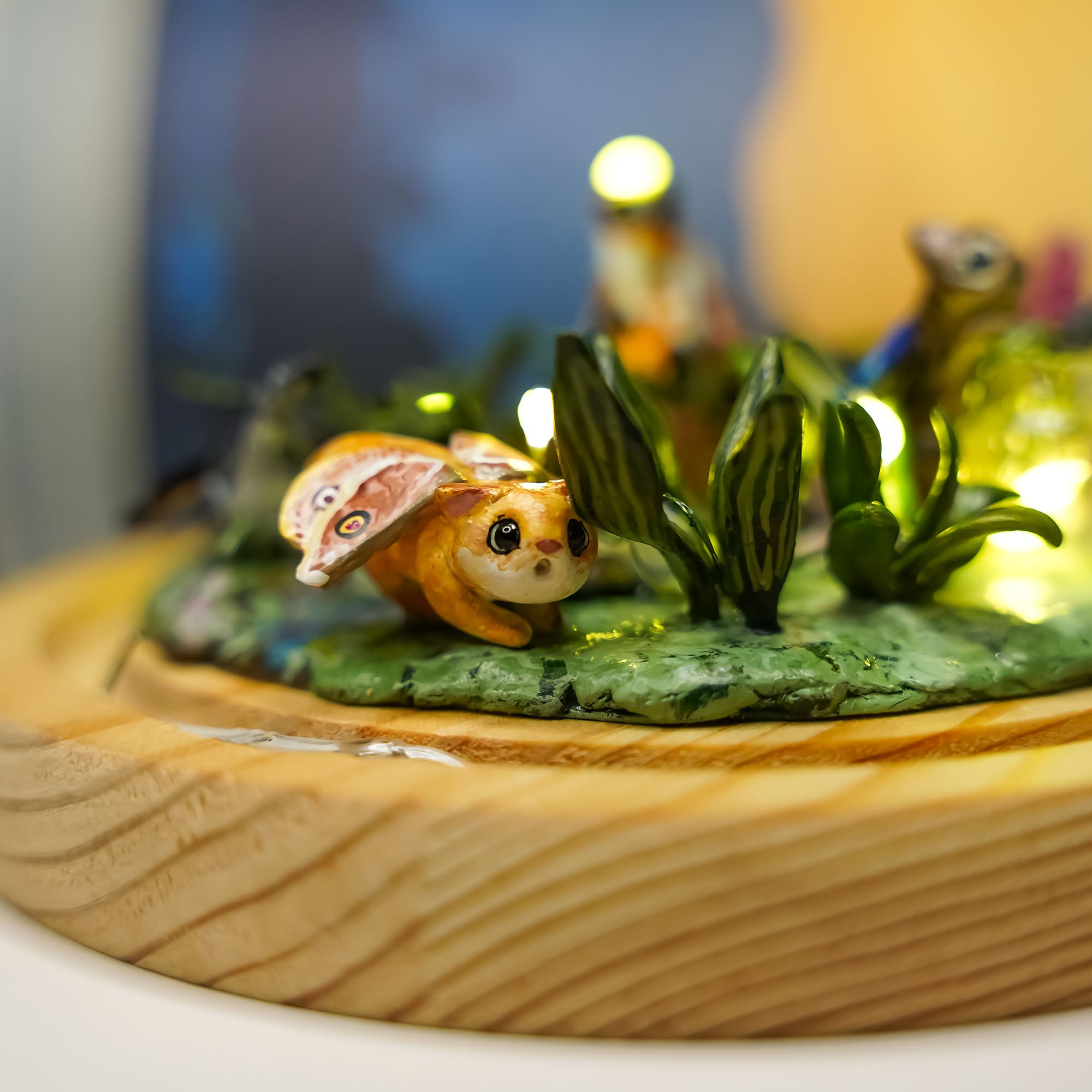 Catch fireflies - diorama with four Catflies