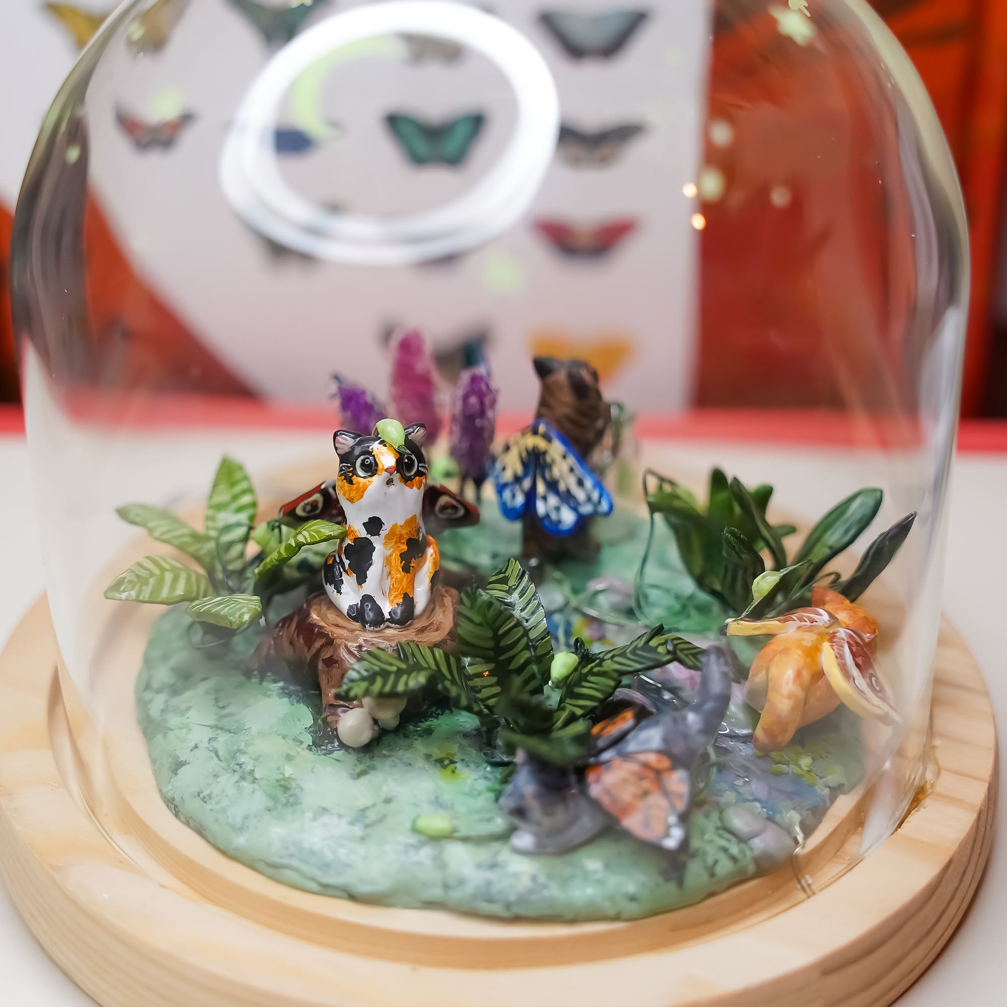Catch fireflies - diorama with four Catflies