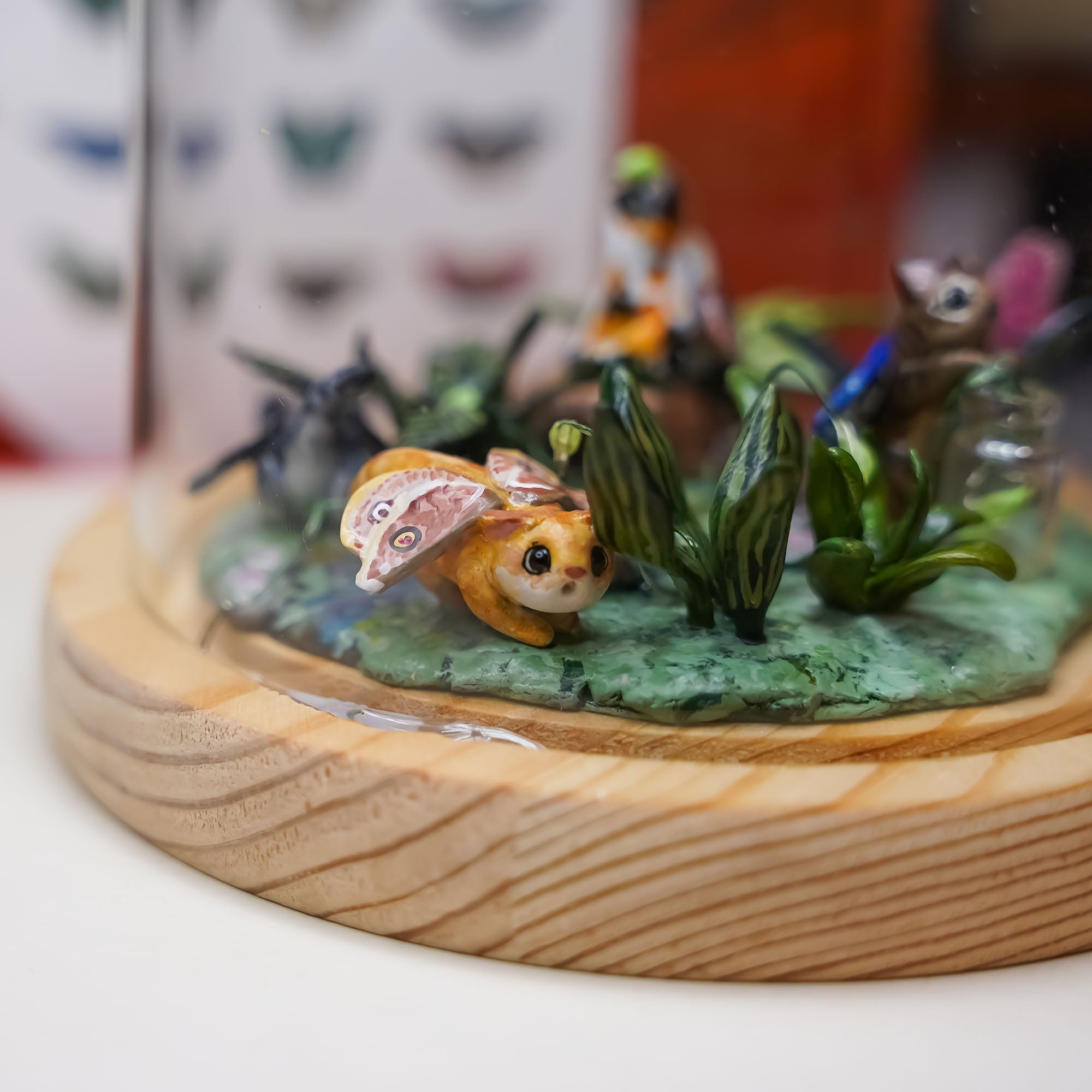 Catch fireflies - diorama with four Catflies