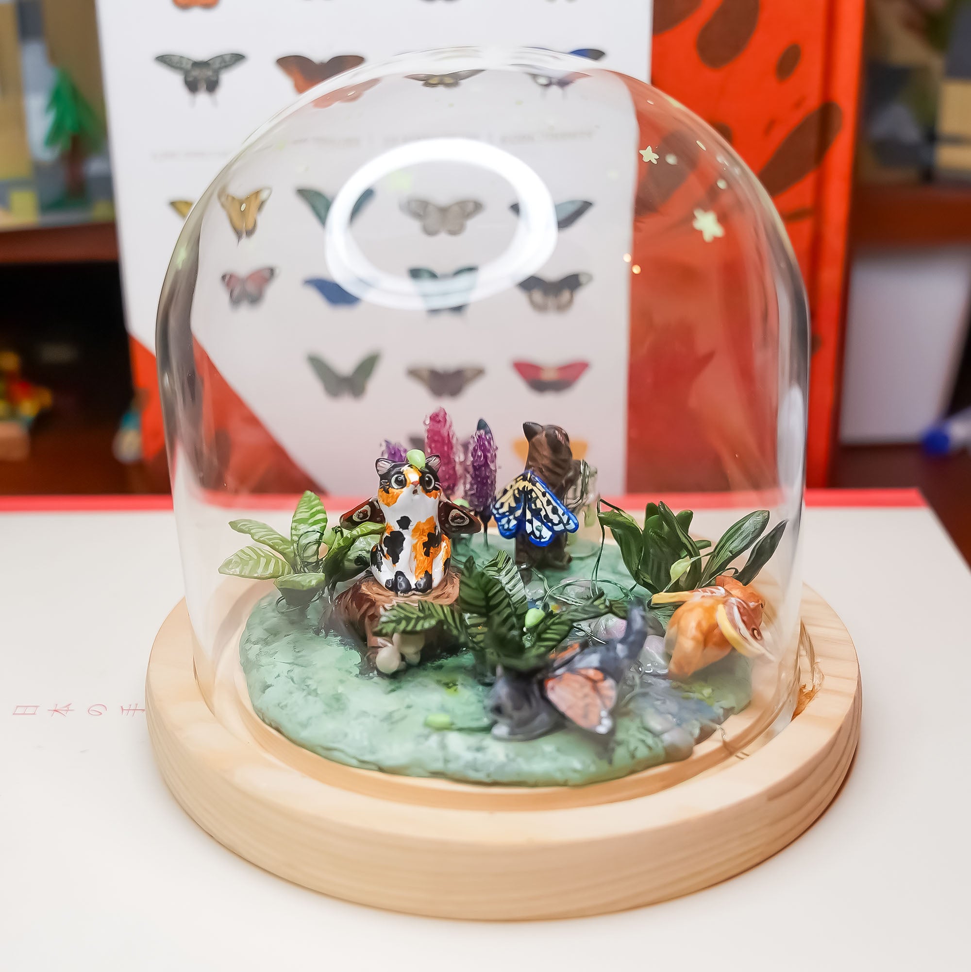 Catch fireflies - diorama with four Catflies