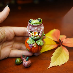 Autumn frog