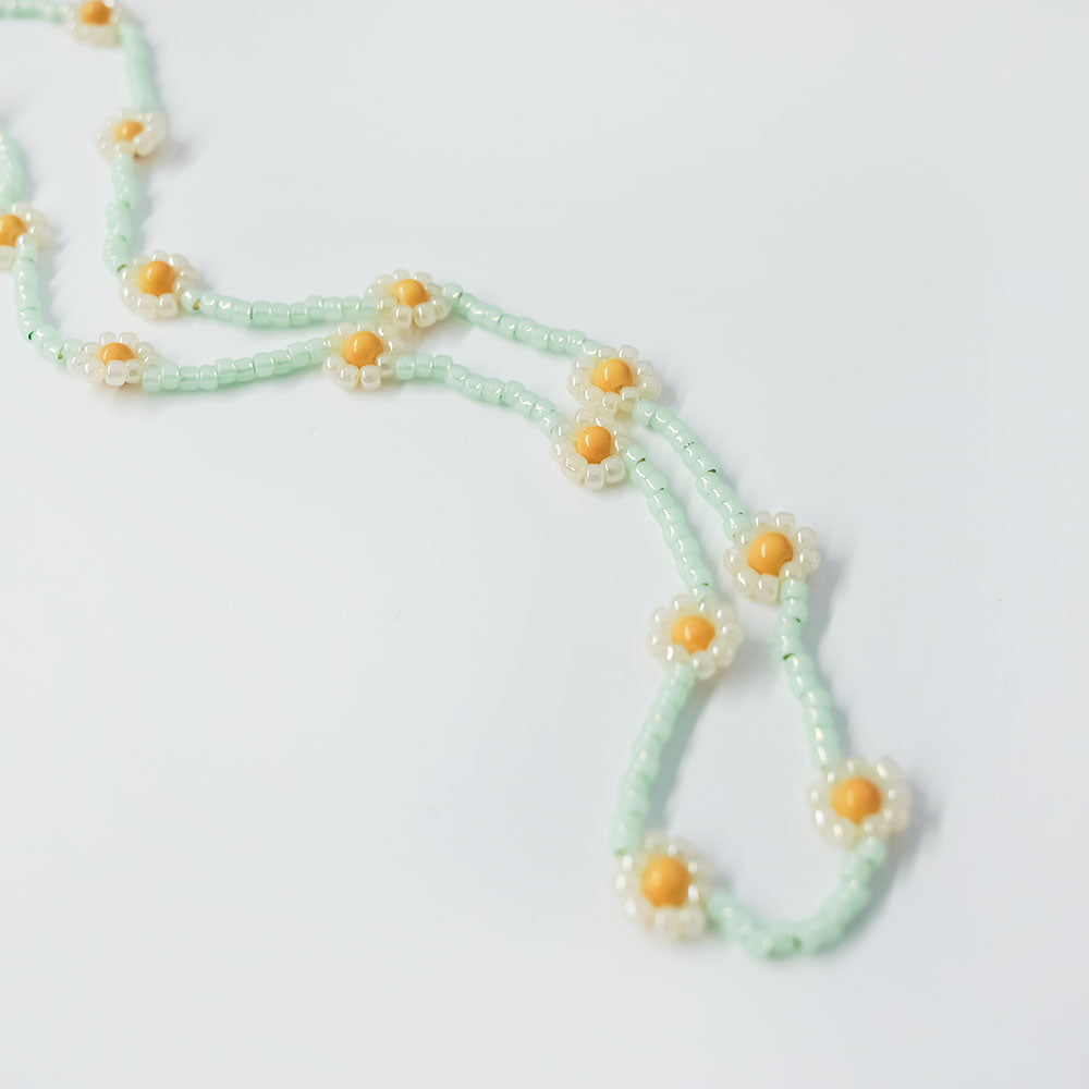 Glass beads necklace - mint flowers
