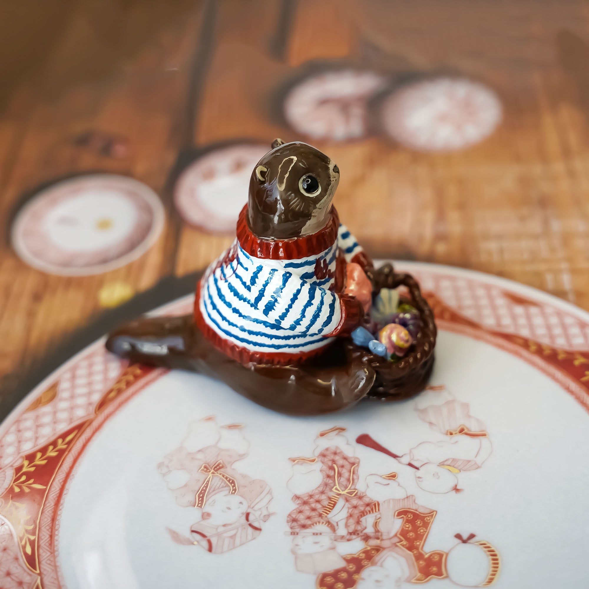 Otter with sea treasures
