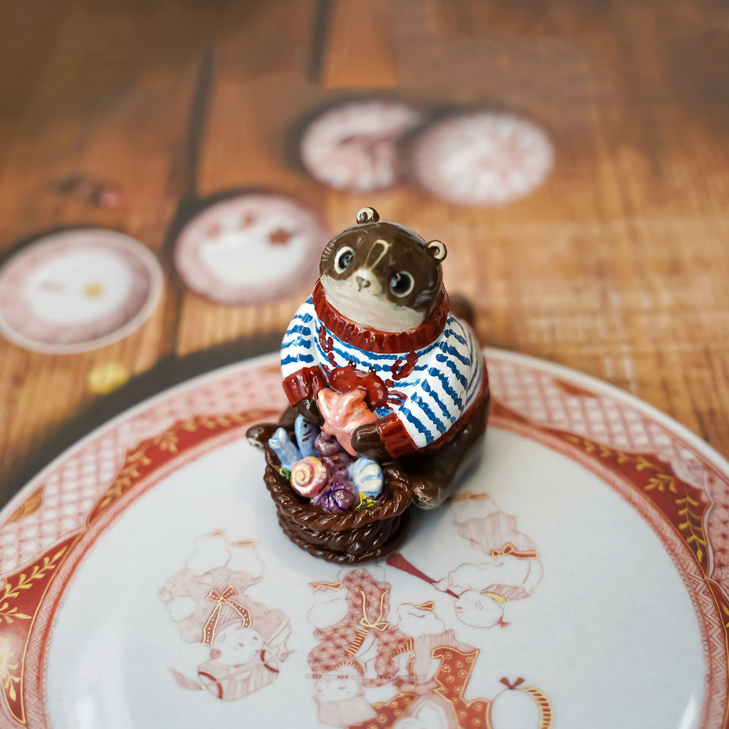 Otter with sea treasures