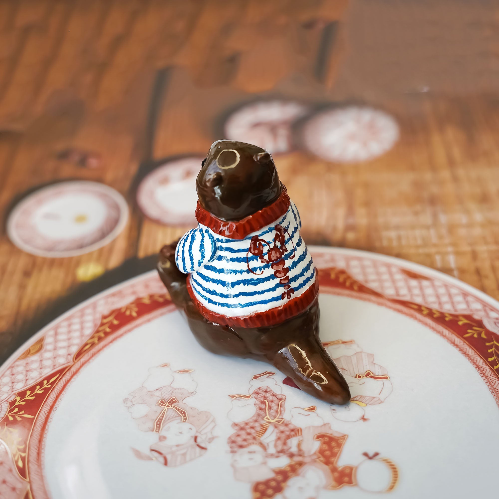 Otter with sea treasures