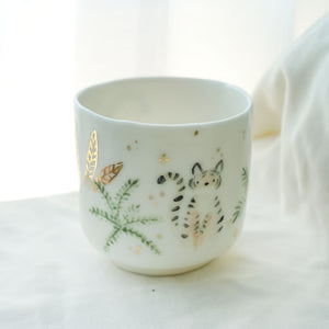 Cup with tigers